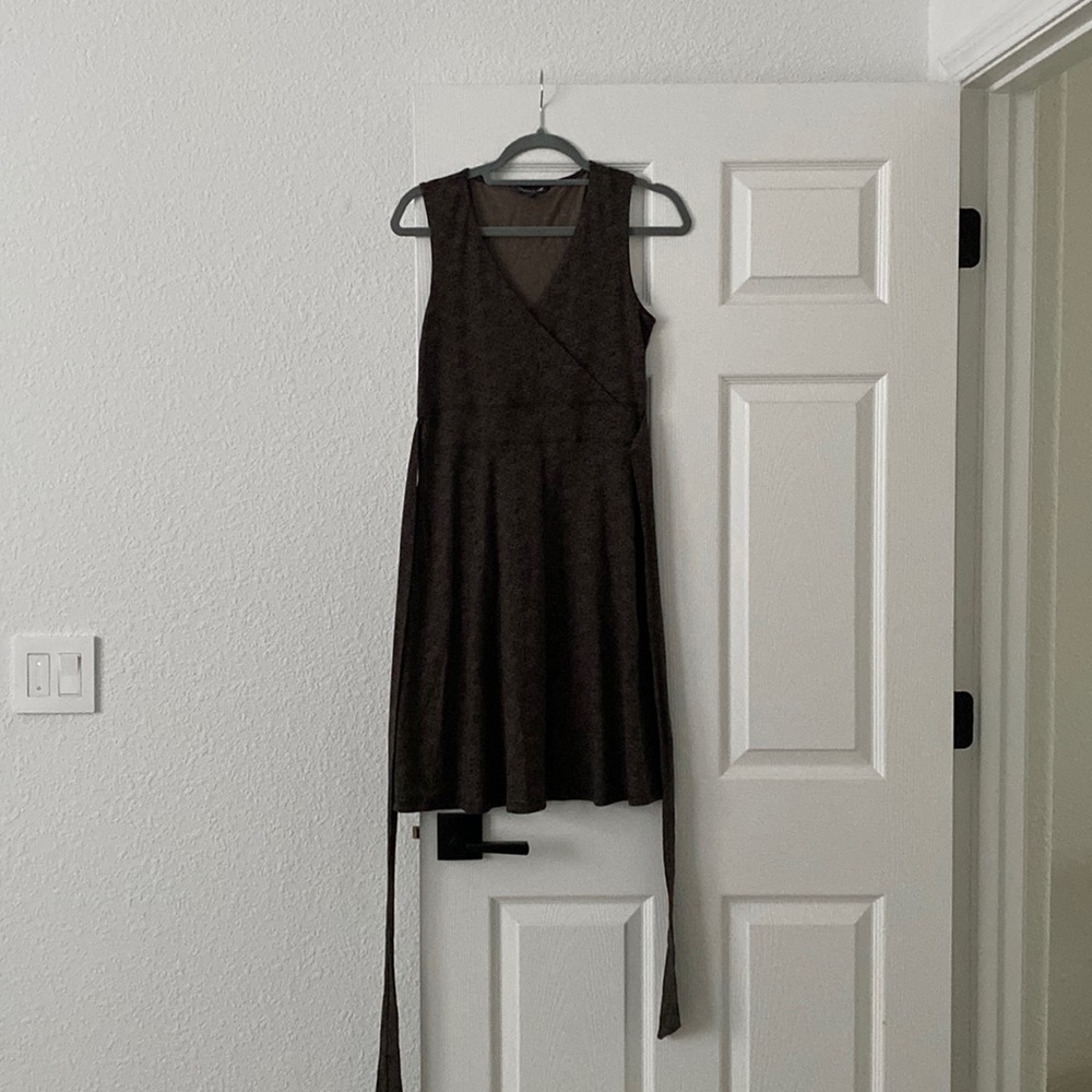 Toad & Co casual dress that ties around back